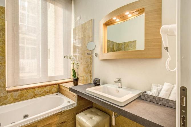 Hotel Smart Lux Roma Veneto Exterior foto