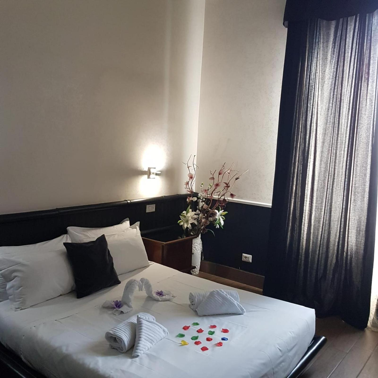 Hotel Smart Lux Roma Veneto Exterior foto