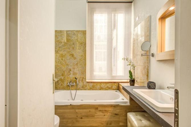 Hotel Smart Lux Roma Veneto Exterior foto
